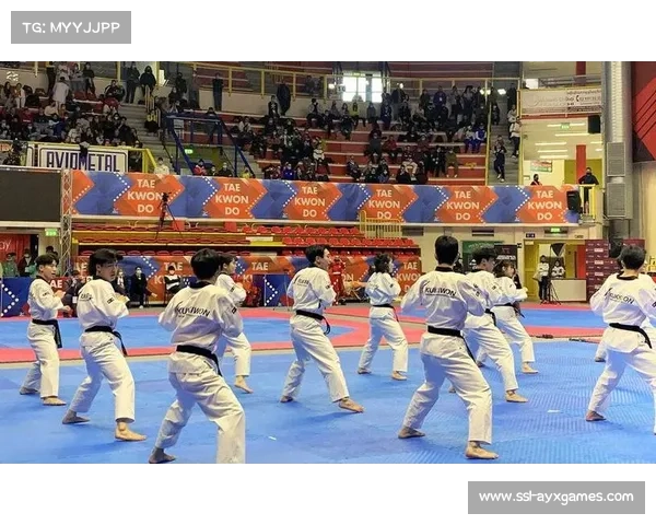 世界跆拳道联合会技术代表指责韩国队违规 坚持领奖台不下场引发关注